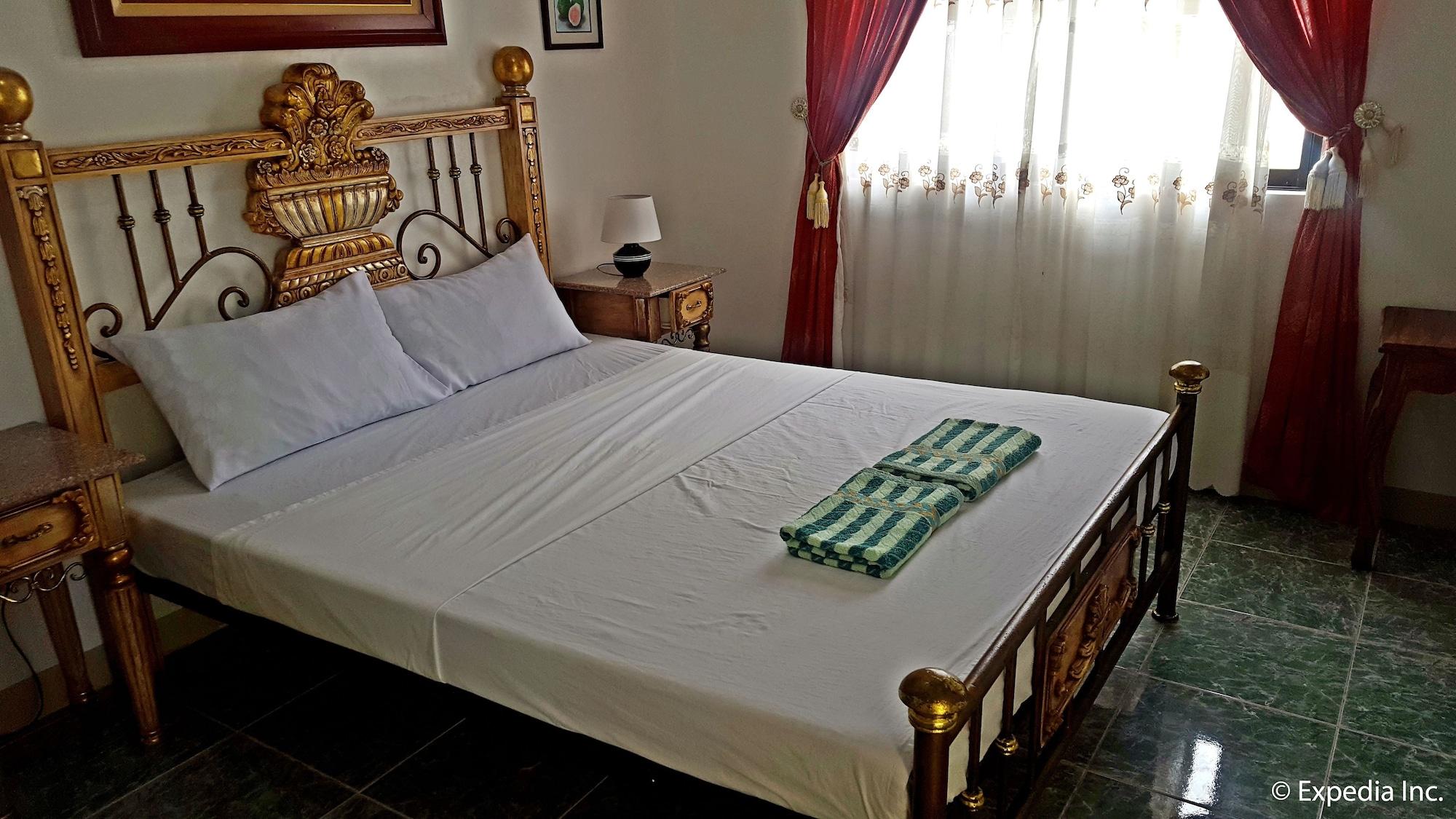 White Castle Hotel And Resort Balibago Exterior foto