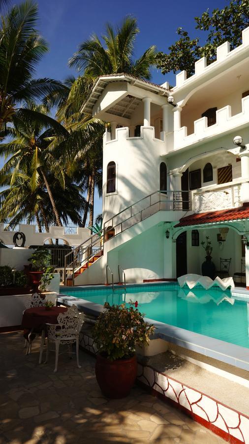 White Castle Hotel And Resort Balibago Exterior foto