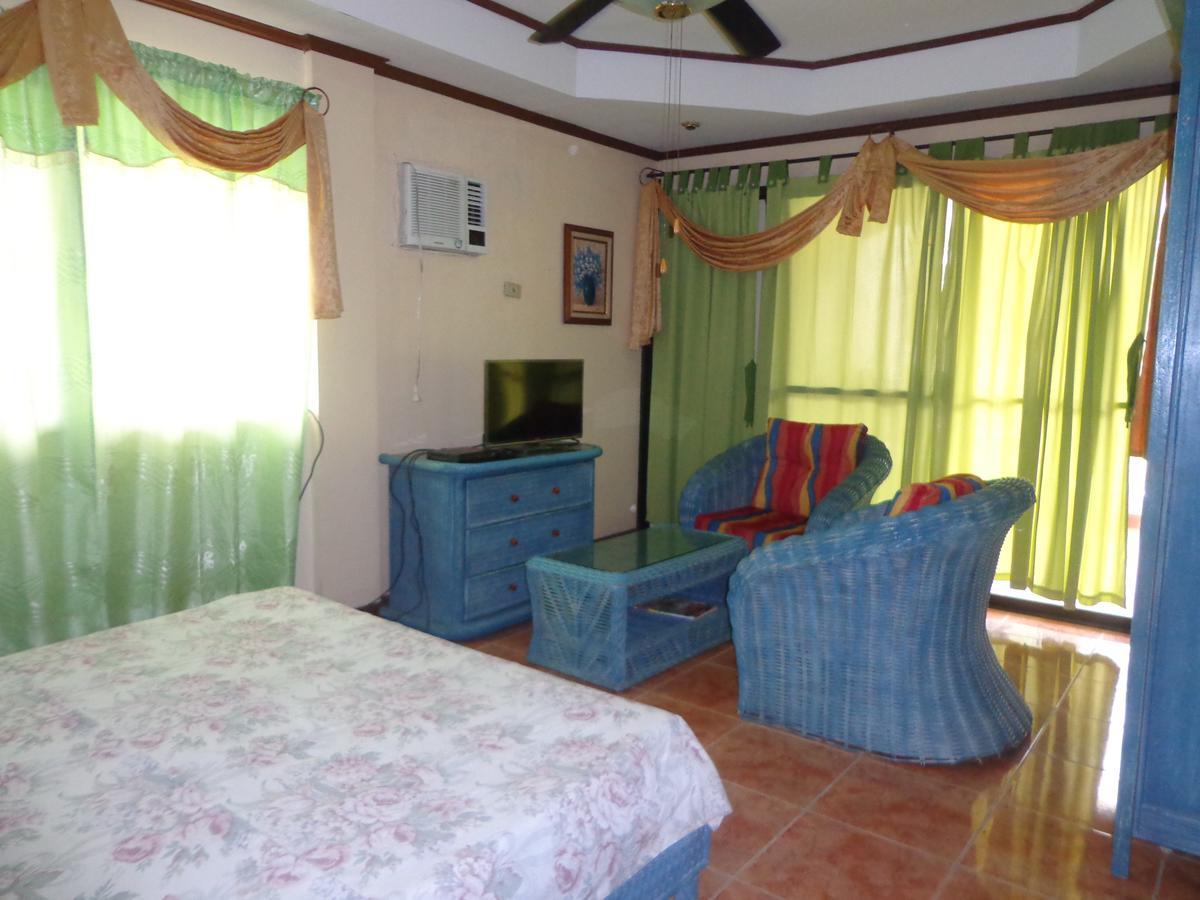 White Castle Hotel And Resort Balibago Exterior foto