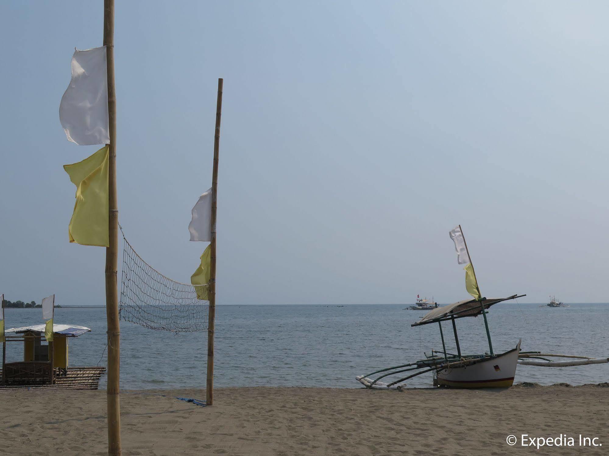 White Castle Hotel And Resort Balibago Exterior foto