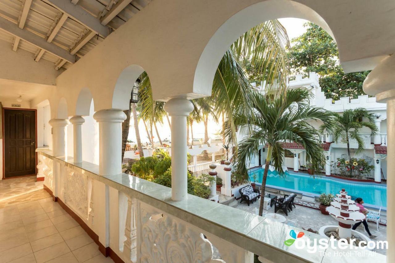 White Castle Hotel And Resort Balibago Exterior foto